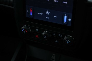 https://vehicle-cdn.autoleague.cloud/32409_61038896_27.jpg
