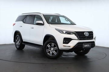https://vehicle-cdn.autoleague.cloud/32409_61039014_1.jpg