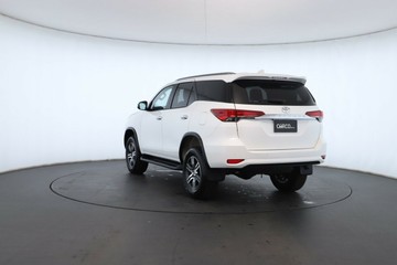 https://vehicle-cdn.autoleague.cloud/32409_61039014_13.jpg