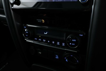 https://vehicle-cdn.autoleague.cloud/32409_61039014_26.jpg