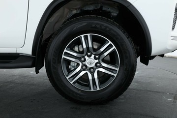https://vehicle-cdn.autoleague.cloud/32409_61039014_4.jpg