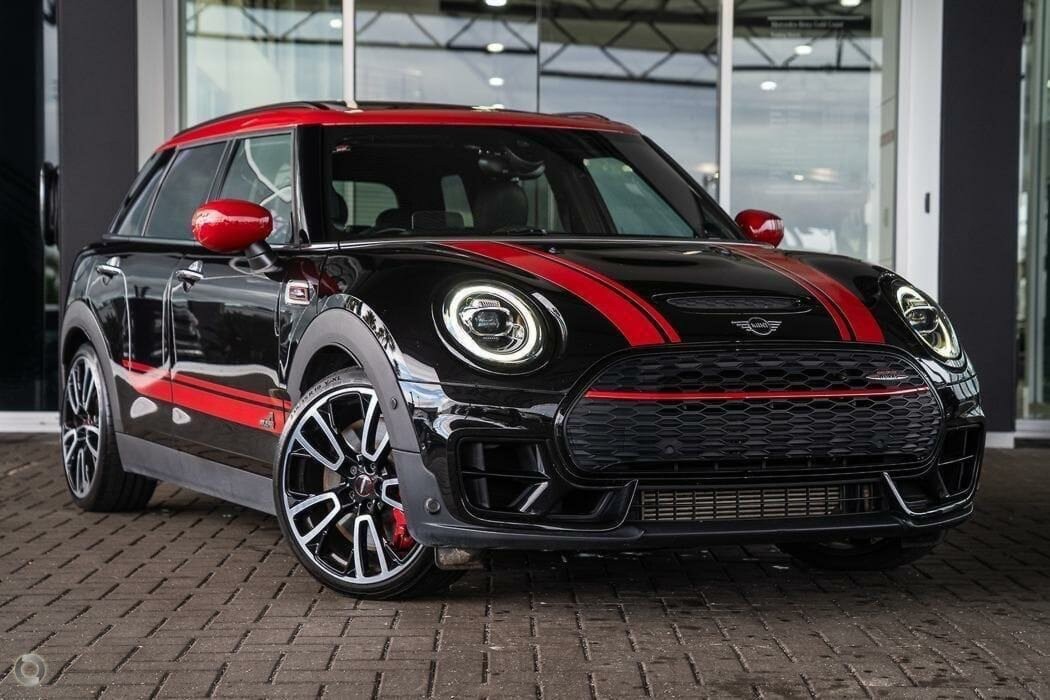Mini Clubman image 1