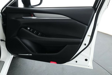 https://vehicle-cdn.autoleague.cloud/32409_61039113_18.jpg