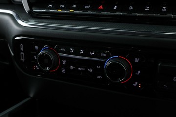 https://vehicle-cdn.autoleague.cloud/32409_61039133_24.jpg