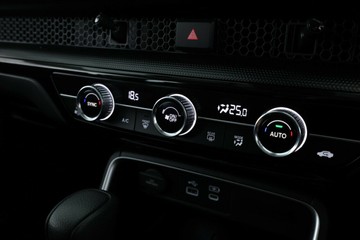 https://vehicle-cdn.autoleague.cloud/32409_61039144_28.jpg