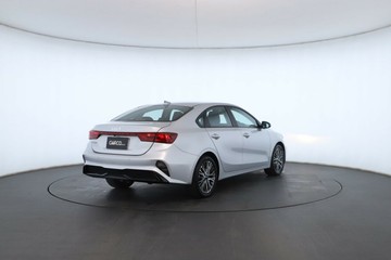 https://vehicle-cdn.autoleague.cloud/32409_61039184_17.jpg