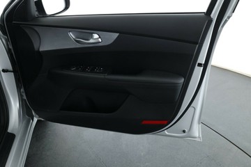 https://vehicle-cdn.autoleague.cloud/32409_61039184_18.jpg