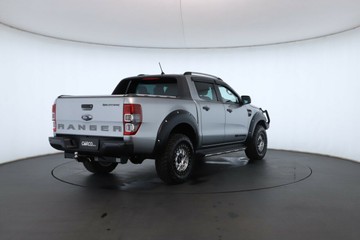 https://vehicle-cdn.autoleague.cloud/32409_61039194_17.jpg