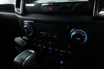 https://vehicle-cdn.autoleague.cloud/32409_61039194_26.jpg