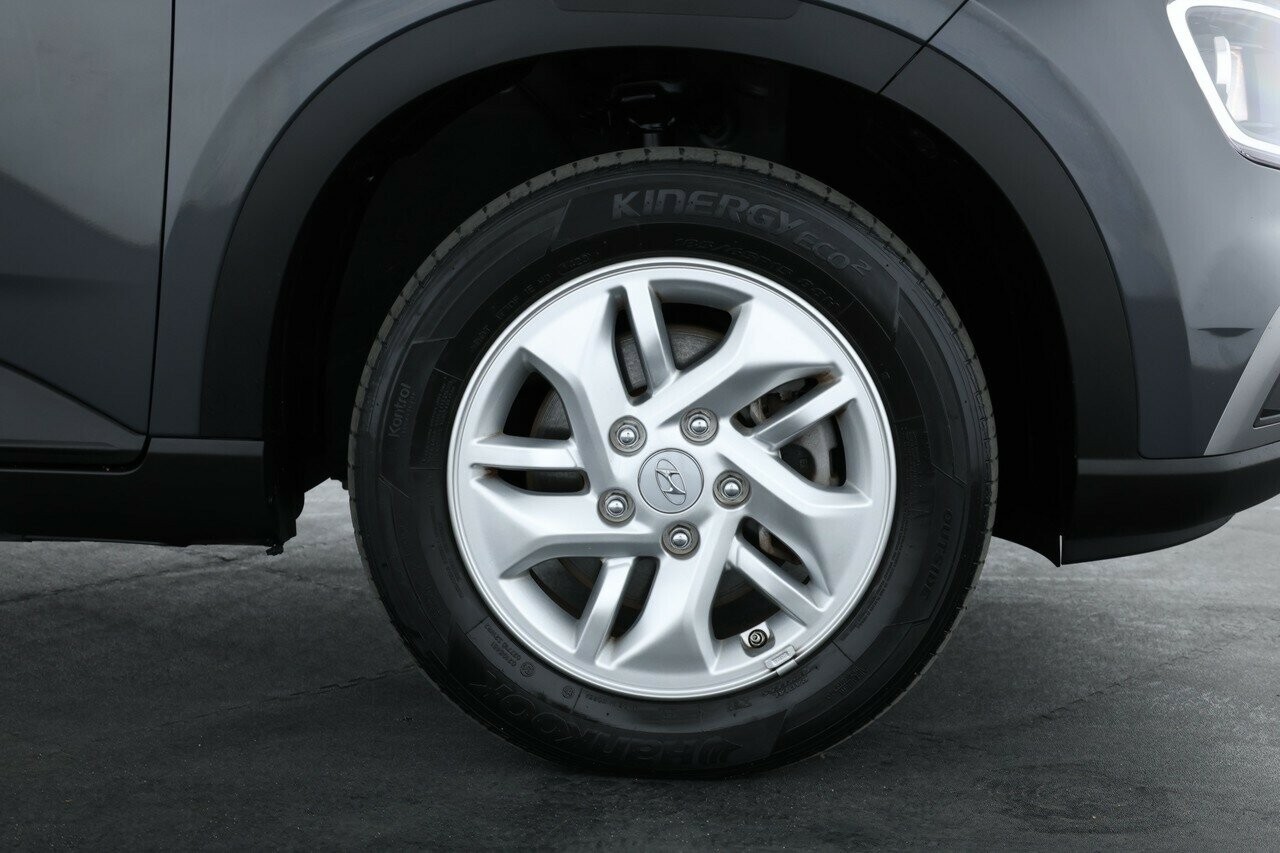 Hyundai Venue image 4