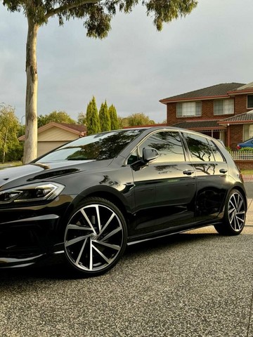 https://vehicle-cdn.autoleague.cloud/32409_61039281_9.jpg