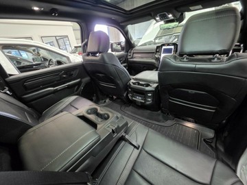 https://vehicle-cdn.autoleague.cloud/32409_61039401_24.jpg