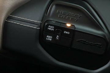 https://vehicle-cdn.autoleague.cloud/32409_61039536_28.jpg