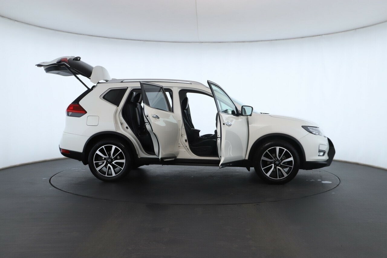 Nissan X-trail image 2