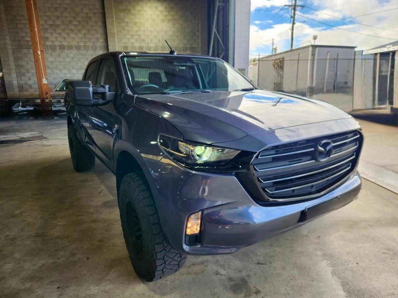 Mazda Bt-50 image 1