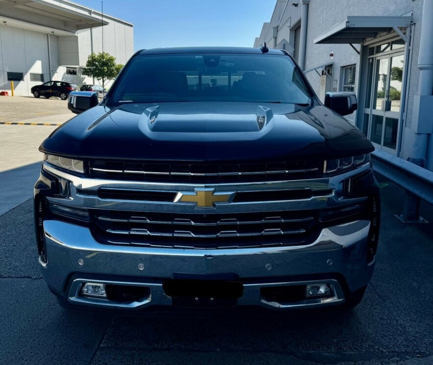 Chevrolet Silverado image 3