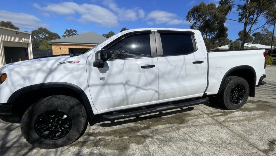 Chevrolet Silverado image 2