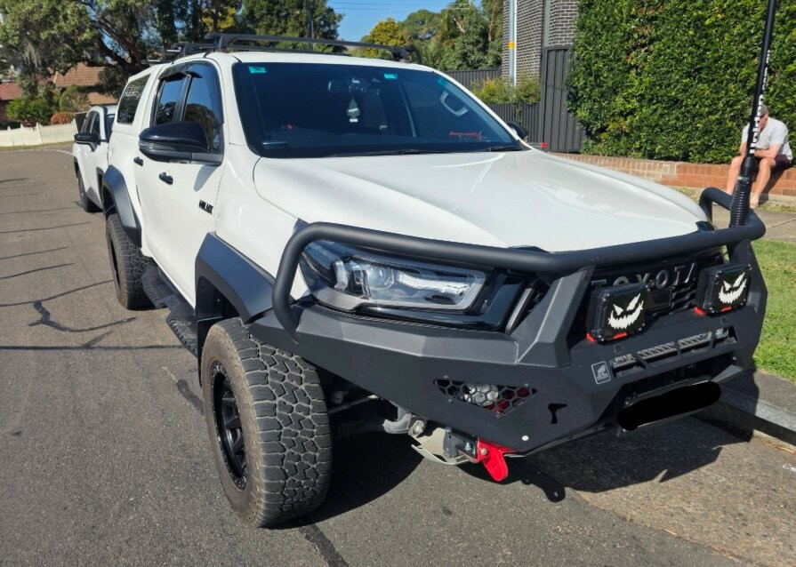 Toyota Hilux image 1