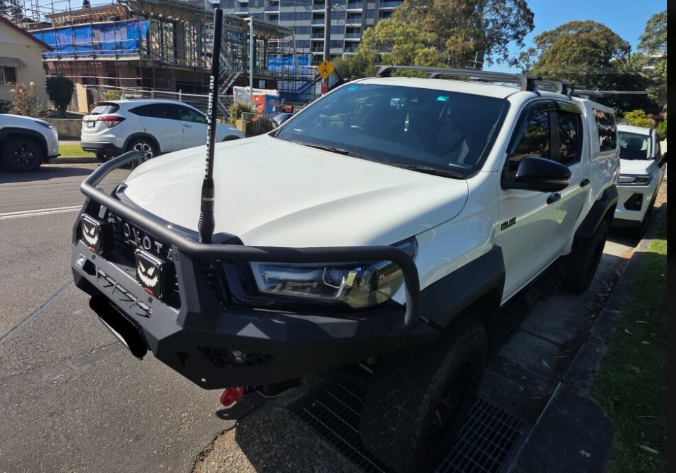 Toyota Hilux image 3