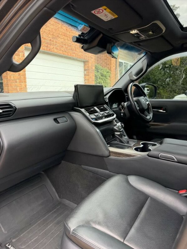 Toyota Landcruiser image 2
