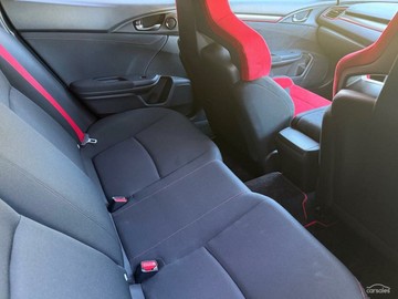 https://vehicle-cdn.autoleague.cloud/32409_61040017_18.jpg