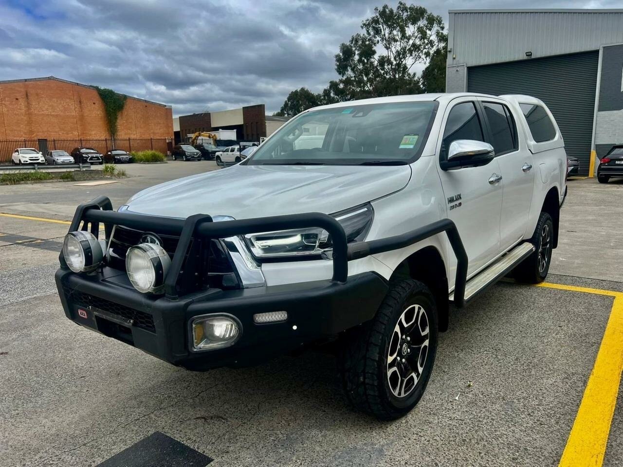 Toyota Hilux image 1