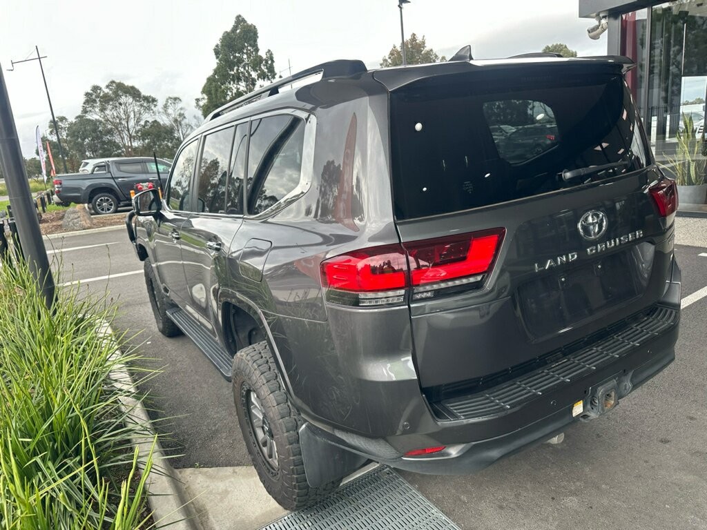 Toyota Landcruiser image 3