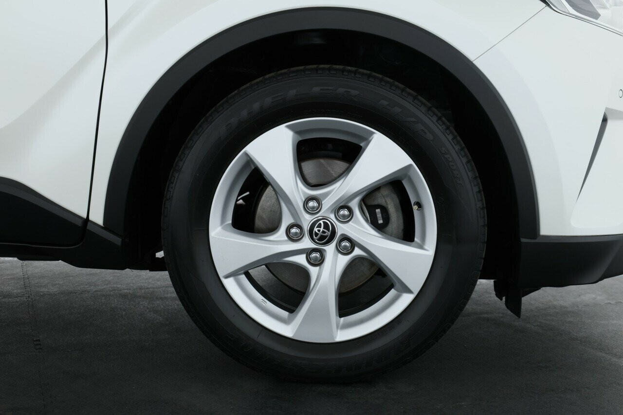 Toyota C-hr image 4