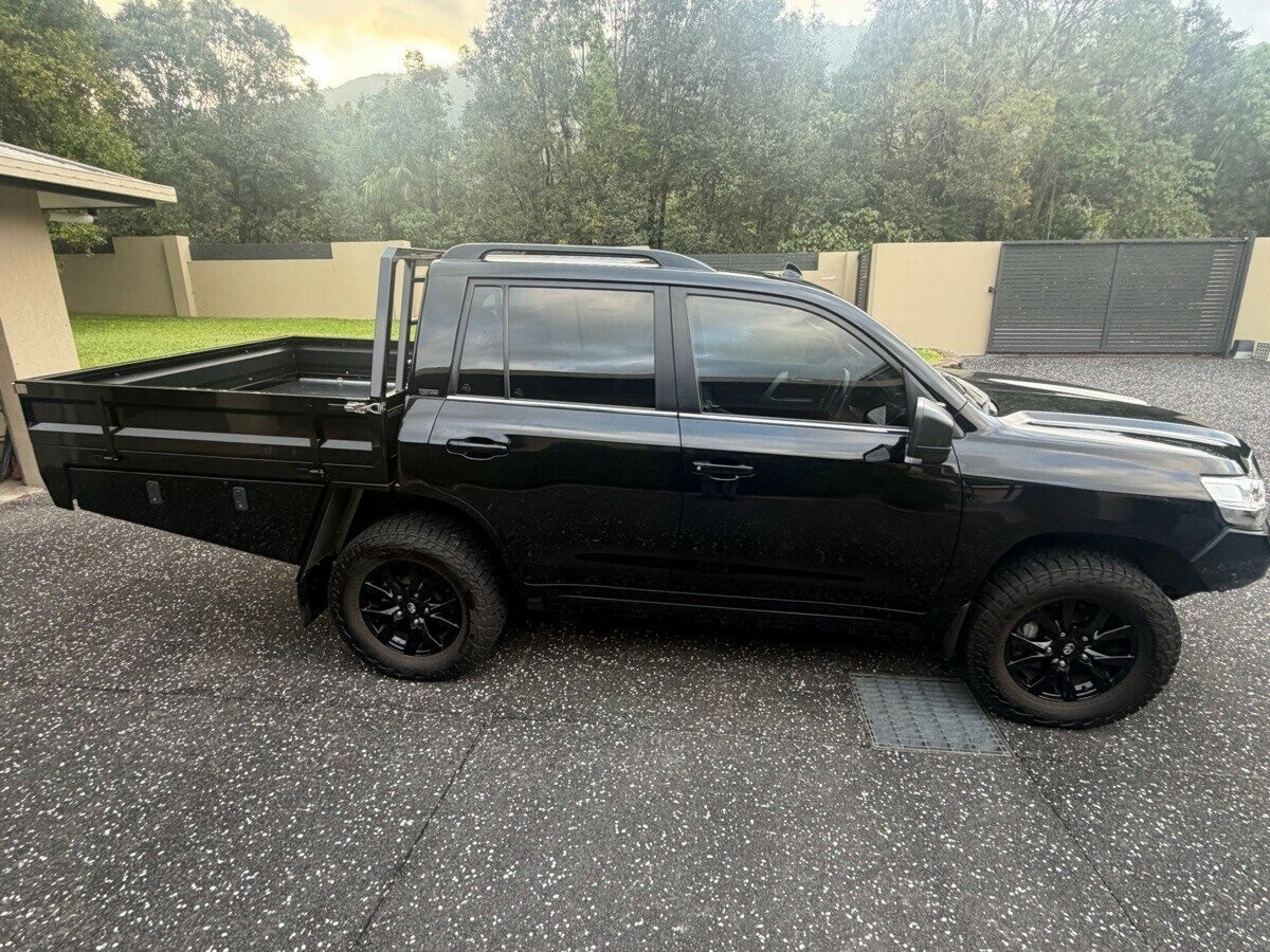 Toyota Landcruiser image 3