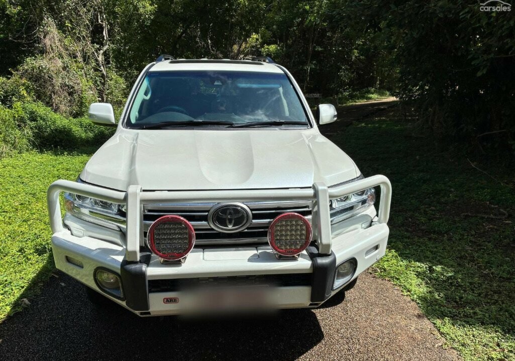 Toyota Landcruiser image 2