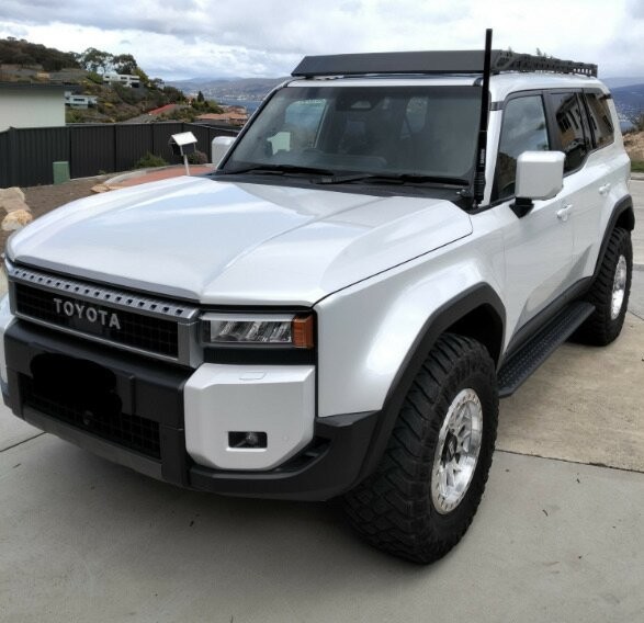 Toyota Landcruiser Prado image 1