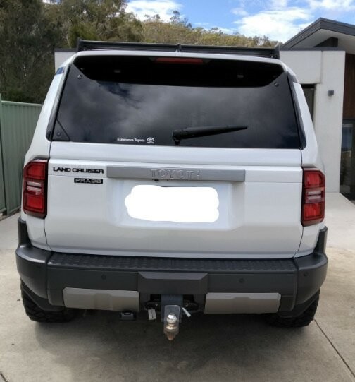 Toyota Landcruiser Prado image 3