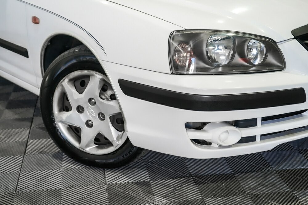 Hyundai Elantra image 2