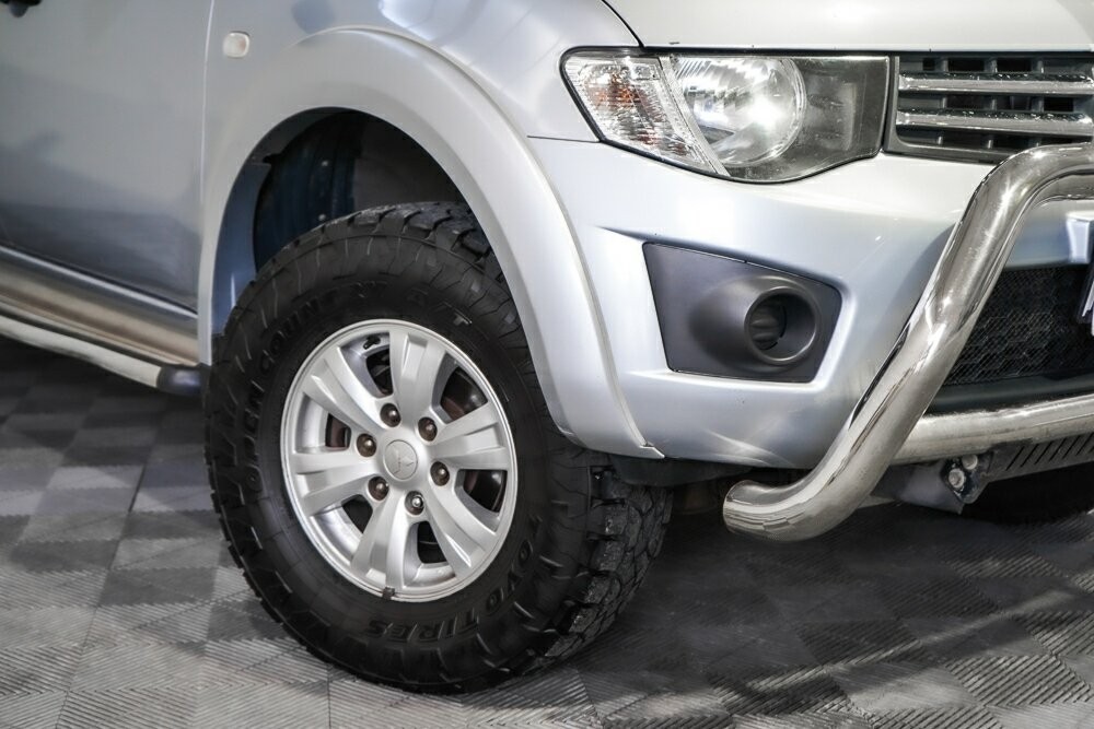Mitsubishi Triton image 2