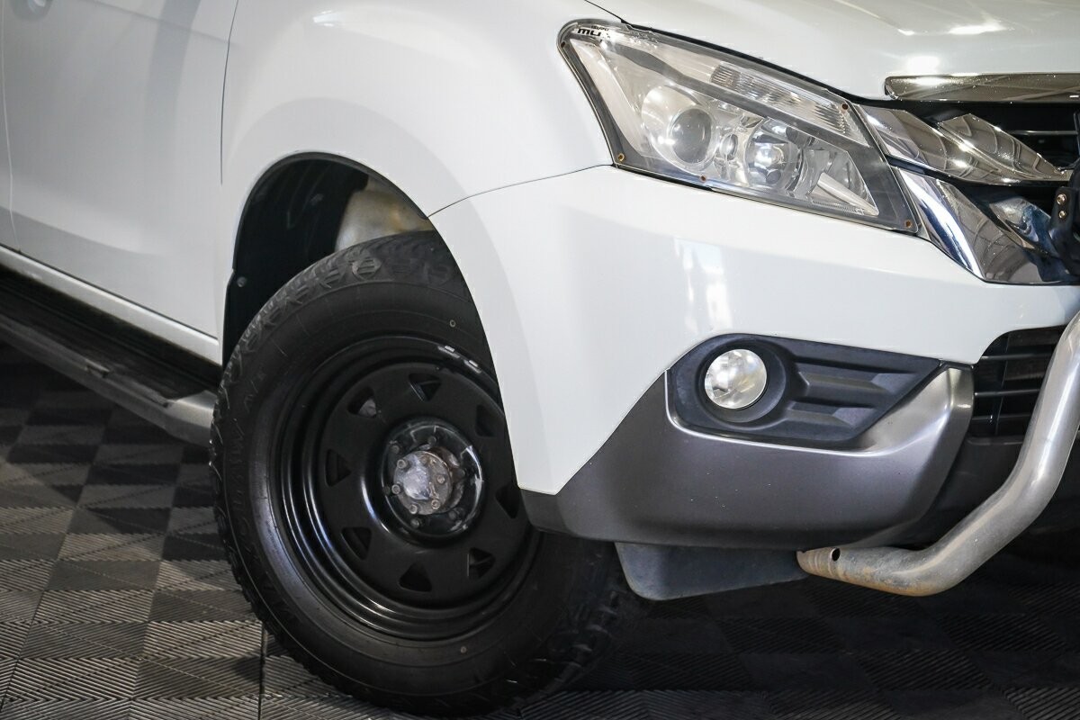 Isuzu Mu-x image 2
