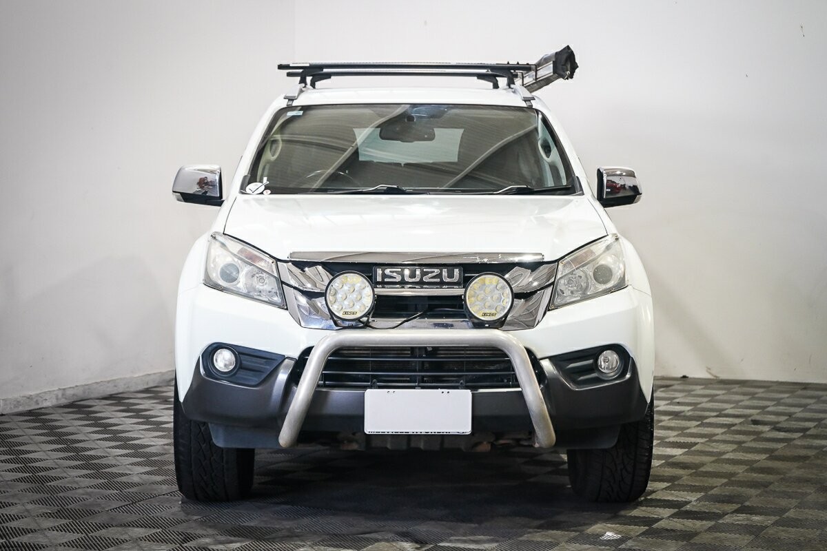 Isuzu Mu-x image 3