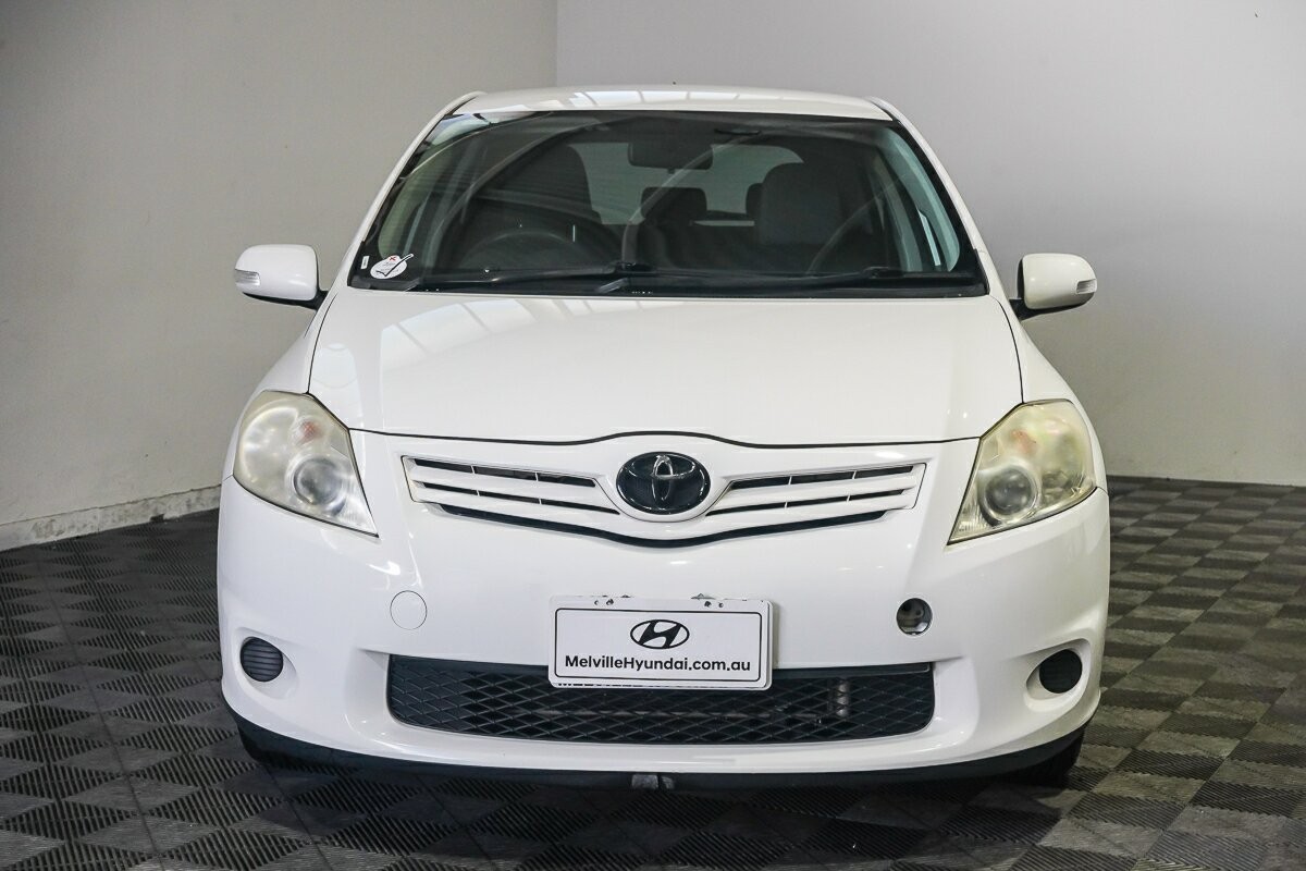 Toyota Corolla image 2