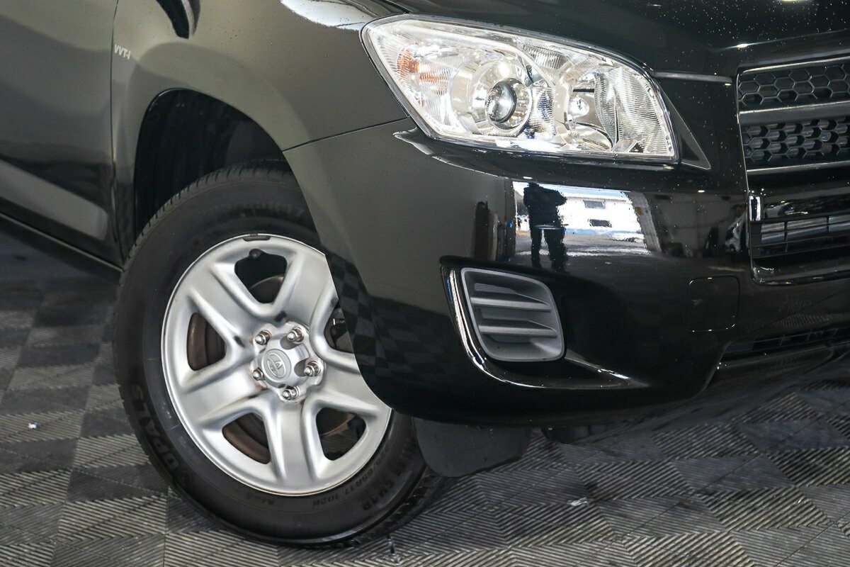 Toyota Rav4 image 2