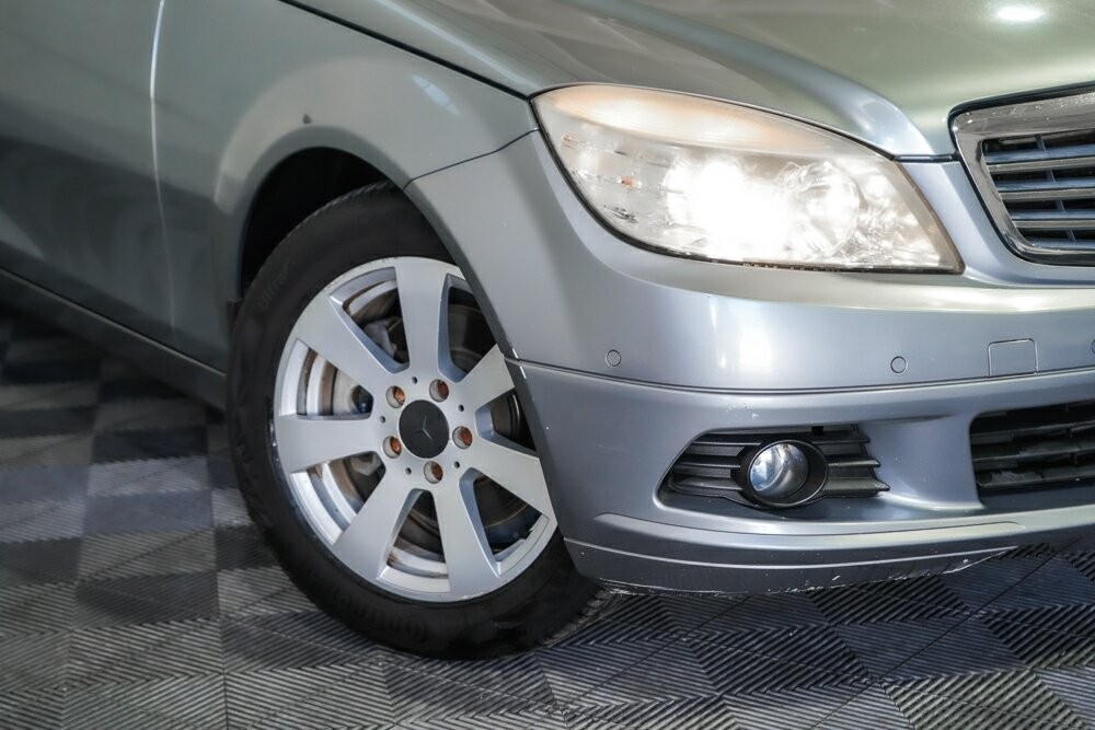 Mercedes Benz C-class image 2