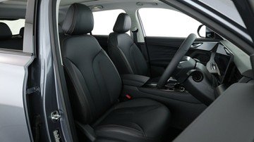 https://vehicle-cdn.autoleague.cloud/32838_1014393_15.jpg