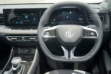 https://vehicle-cdn.autoleague.cloud/32838_1021872_11.jpg
