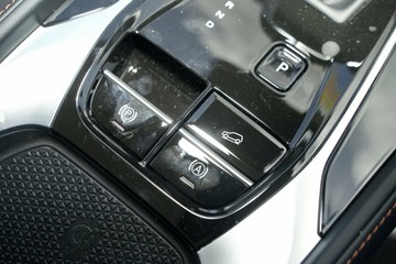 https://vehicle-cdn.autoleague.cloud/32838_1021872_21.jpg