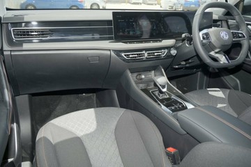 https://vehicle-cdn.autoleague.cloud/32838_1021872_6.jpg