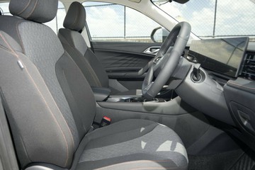 https://vehicle-cdn.autoleague.cloud/32838_1021872_7.jpg