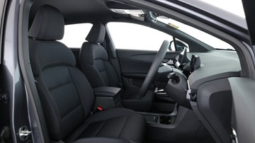 https://vehicle-cdn.autoleague.cloud/32838_1022550_15.jpg