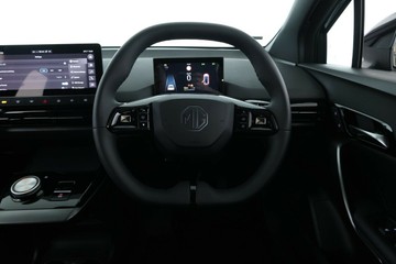 https://vehicle-cdn.autoleague.cloud/32838_1022708_20.jpg