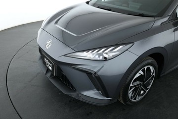 https://vehicle-cdn.autoleague.cloud/32838_1022708_8.jpg