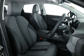 https://vehicle-cdn.autoleague.cloud/32838_1027610_18.jpg