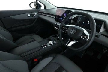 https://vehicle-cdn.autoleague.cloud/32838_1027610_19.jpg