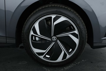 https://vehicle-cdn.autoleague.cloud/32838_1027610_3.jpg